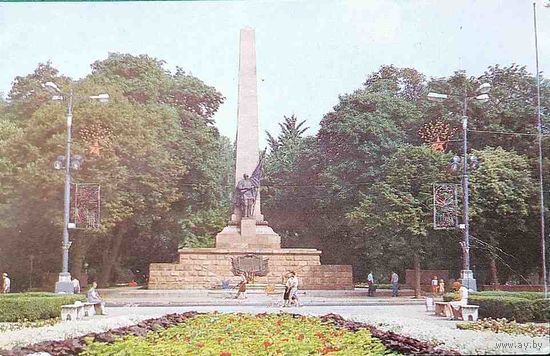 Черновцы Монумент в честь Победы