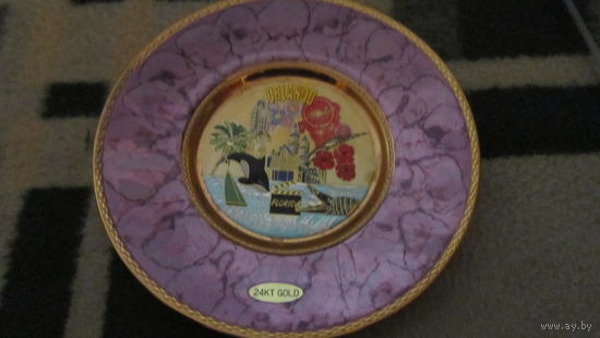 Декоративная тарелка с позолотой. Япония
