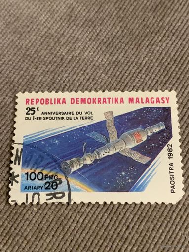 Мадагаскар 1982. 25 годовщина запуска первого искусственного спутника земли. Марка из серии