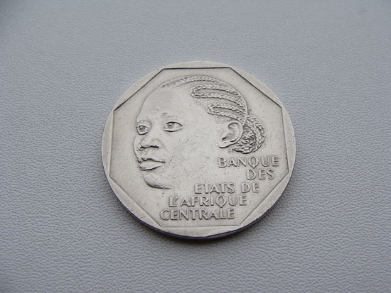 Камерун. 500 франков 1986 год  KM#23   Тираж: 1.700 шт