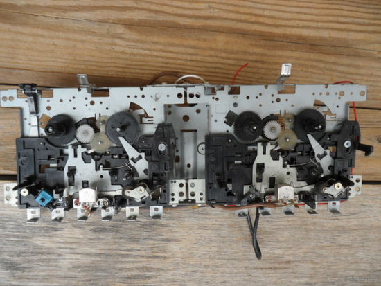 Панель магнитофонная 2-х кассетная с двумя головками универсальными TC821B - на запчасти