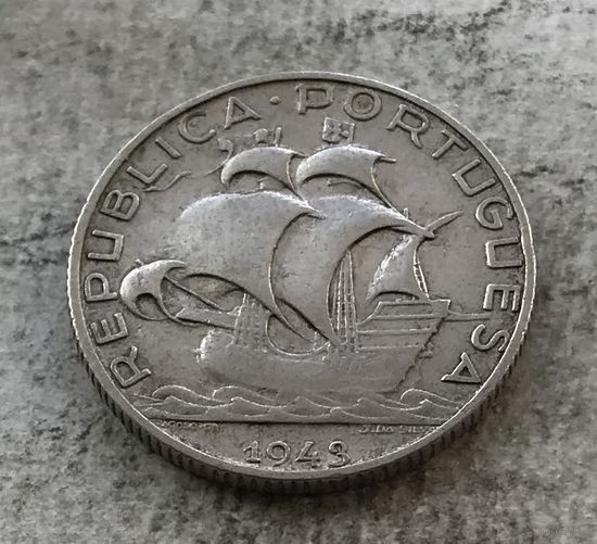Португалия 2,5 эскудо 1943 Кораблик - серебро 0,650 (перевыставлена во 2-ой раз из-за невыкупа одним и тем же покупателем)