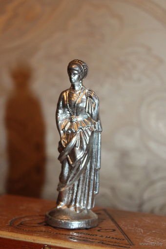 Оловянная фигурка-статуэтка "Девушка", высота 9.5 см.