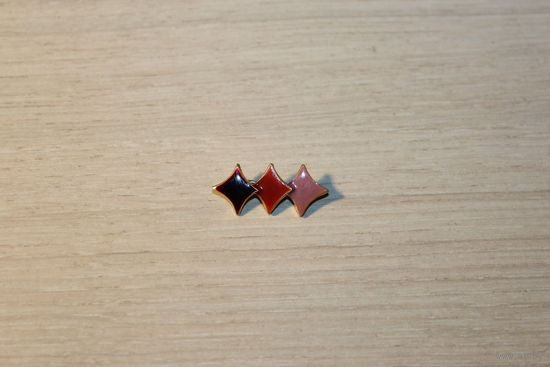 Миниатюрная брошь с эмалями, алюминий, размер 2.5*1 см., времён СССР.