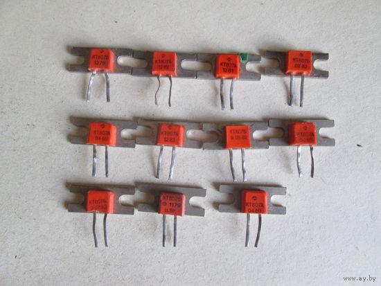 Транзистор КТ807