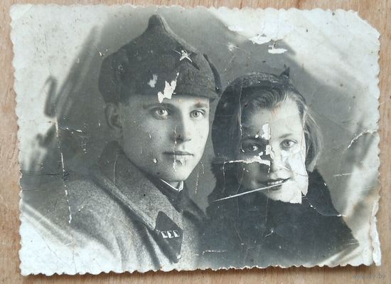 Фото военного с женщиной. 1935 г. 7х9 см.