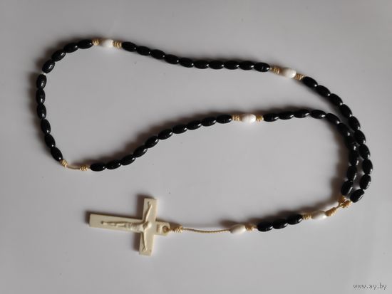 Католические чётки (Розарий) Чёрные с белым крестом.