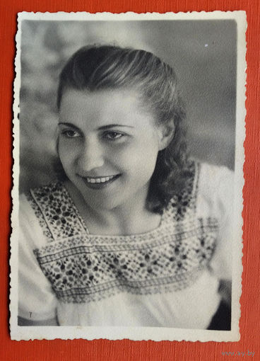 Фото девушки времен ВОВ. Могилев. 1944 г. 8х11 см.