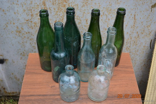 Бутылки из середины прошлого столетия
