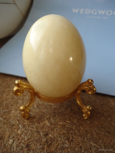 Сувенир . Яйцо . Камень