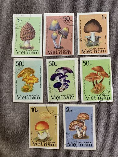 Вьетнам 1983. Беззубцовые.  Грибы. Полная серия