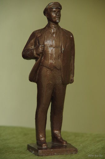 Статуэтка   Ленин 21 см   ( СИЛУМИН )