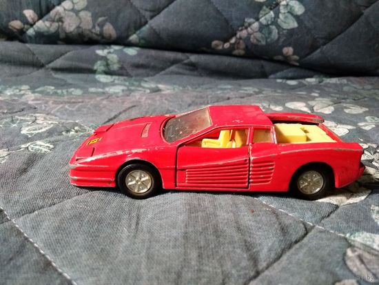 Модель автомобиля Ferrari 90-е