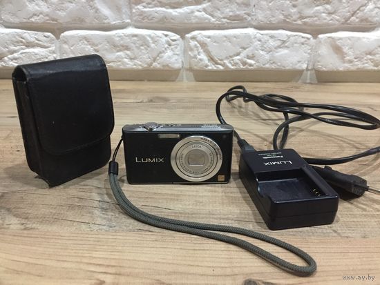 Цифровой фотоаппарат Panasonic LUMIX DMC-FX33 с чехлом и подзарядкой