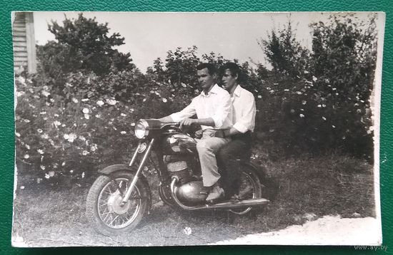 Фото на мотоцикле. 1970-е.