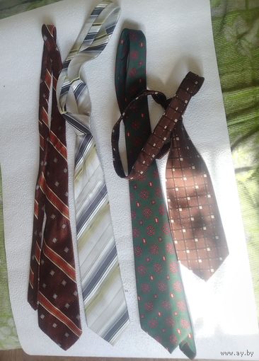 Дедушкины галстуки.
