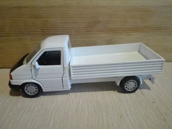 Винтаж.VW TRANSPORTER. SCHABAK Оригинал.Германия.1/43.