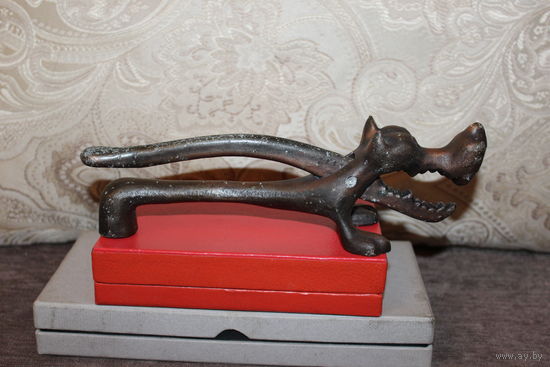 Орехокол "Волк", времён СССР, длина 23.5 см., силумин, рабочий.