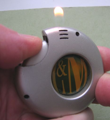 Зажигалка газовая с логотипом L&M пьезорозжиг