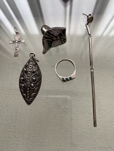 Серебро: серьги, кольца, кулоны, крестик
