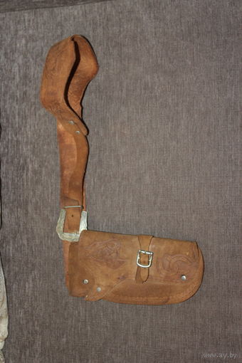 Ковбойский, детский ремень с кобурой, длина ремня 93 см., кожа с тиснением.