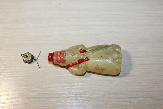 Ёлочная игрушка "Дед Мороз", времён СССР, длина 9.5 см., толстое стекло.