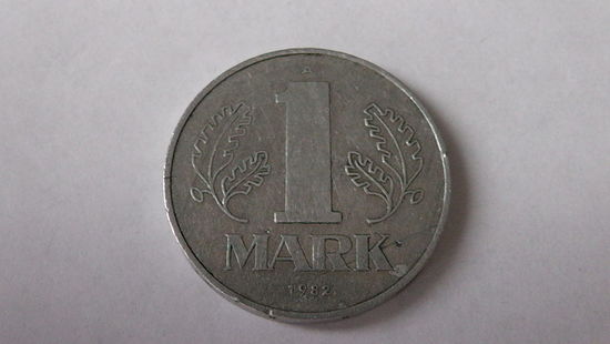 ГДР, 1 марка 1982
