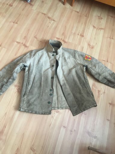 Оригинальная куртка  советского  сварщика.р50-25-3. всё цело-ни одной  дырочки.  для идеала  нужно  постирать.