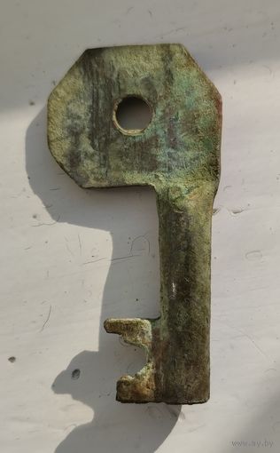 Старинный ключ бронза