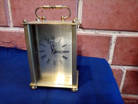 Часы настольные кварц Германия, корпус метал, высота 12.5см, ширина 9см, толщина 6.5см