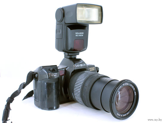 Фотоаппарат Minolta 8000i с объективом Sigma 18-125 плюс вспышка Soligor