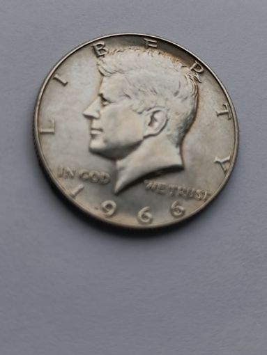 50 центов США 1966 года, серебро 400 пробы. 134