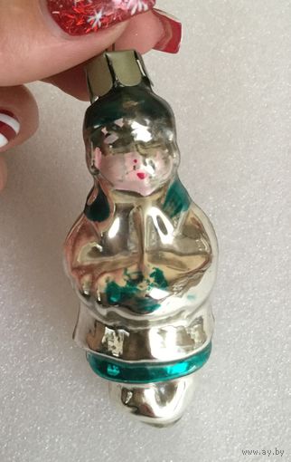 Игрушка ёлочная Девочка с зелёной Муфтой, стекло. СССР