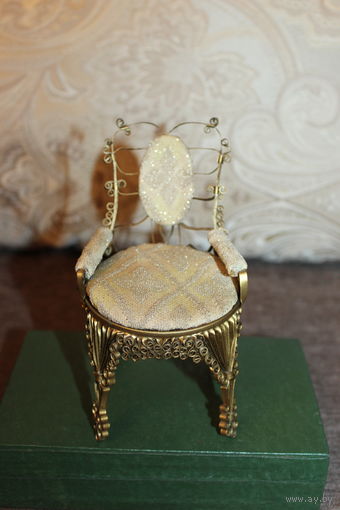 Кукольный стульчик, декоративный элемент, самодельный, времён СССР.