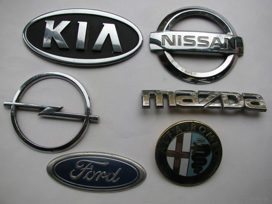 Эмблемы на автомобиль: "KIA", "Mazda". цена за 1 шт