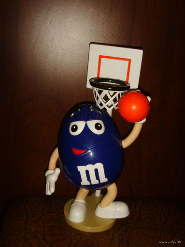 Диспенсер M&M's . Баскетболист