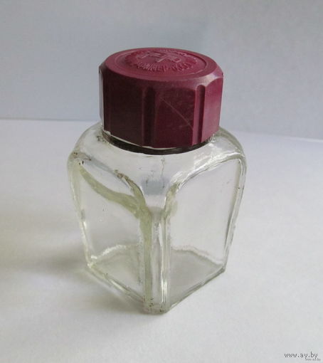 Бутылочка старая от парфюмерии. Фабрика "ТЭЖЭ"