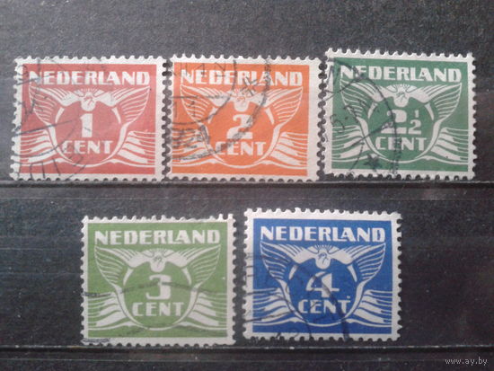 Нидерланды 1924-5 Стандарт, летящий голубь Полная серия