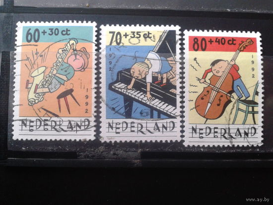 Нидерланды 1992 Дети и музыка Полная серия Михель-2,0 евро гаш