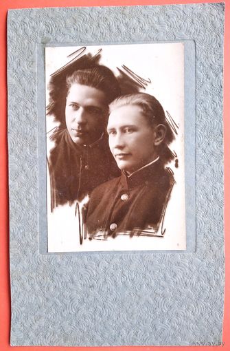 Фото 2-х мужчин. 1930-е. На паспарту. 9.5х14 (16х24) см