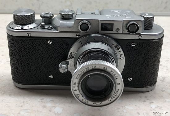 Фотоаппарат Зоркий 1955 г. с объективом Индустар-22 готовый к съёмке