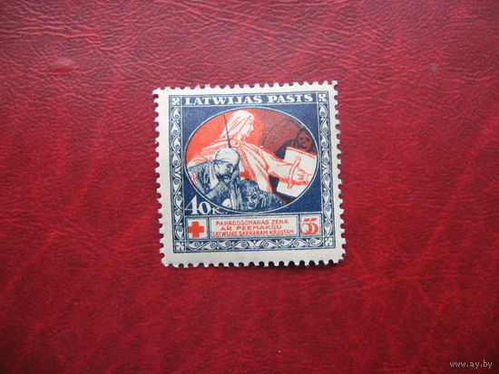 Марка Красный крест 1921 год Латвия