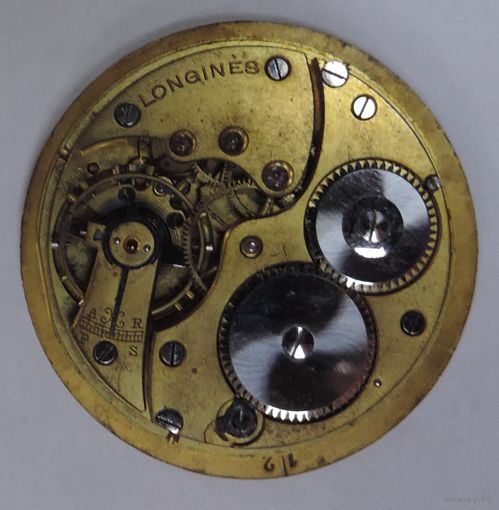 Механизм на карманные часы "Longines" Швейцария. Диаметр механизма 4.1 см. Циферблата 4.4 см. Не исправный.