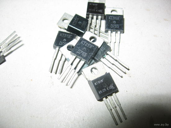 Транзистор  КТ805 ВМ . НОВЫЙ, не паянный.Перед покупкой уточняйте нужное количество.