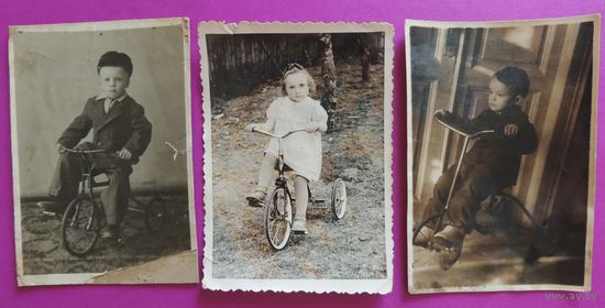 Фото "Дети на велосипедах", 1940-1950 гг., 3 шт.
