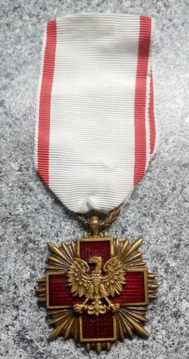 Почётный знак Польского Красного Креста P. C. K. Выпуск 1945-1991 года