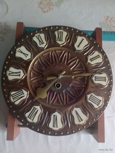 Часы Маяк на чеканке механические СССР