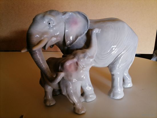 Немецкая статуэтка Слоны слониха и слоненок HEINZ & Co. (Germany) 1954-1972 гг.