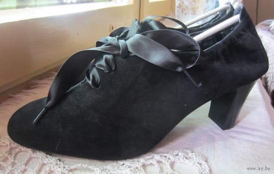 Туфли черные натуральная замша размер 40 новые