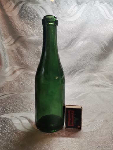 Бутылка старая 0.4 л. ЛСБЗ 50-х годов.